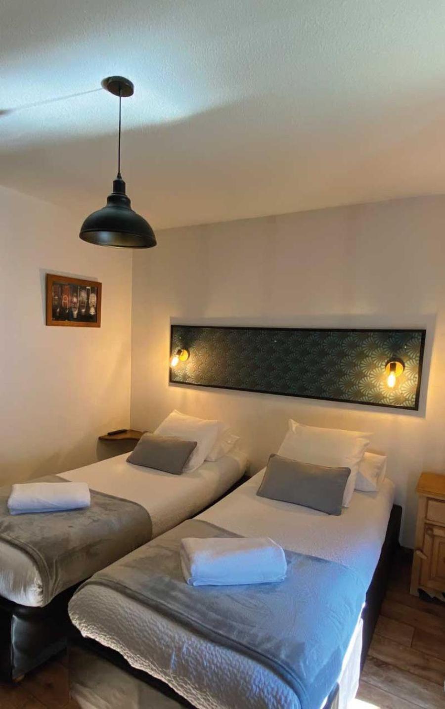 Hotel Restaurant Angival - Chambres Et Appartement ブール・サン・モーリス エクステリア 写真